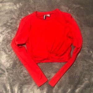 RED KNOTTED CROPPED TEE